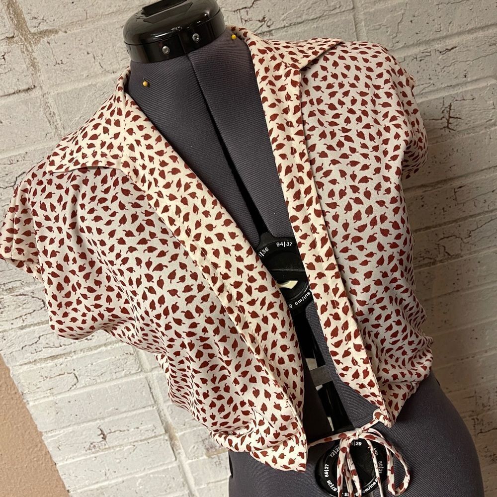 Vintage Verona 70’s leaf short sleeve crop top small